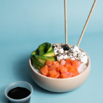 Chirashi de salmon  rosado fresco